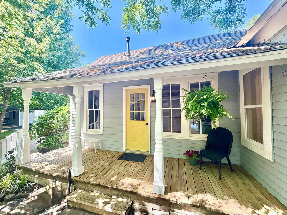 Photo of 725 Bolivar Street