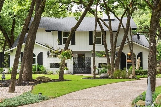 Photo of 2202 Highland Circle