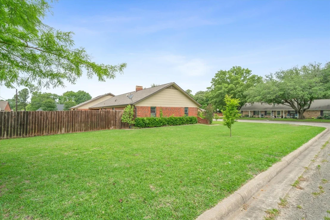 Photo of 163 Granada Square