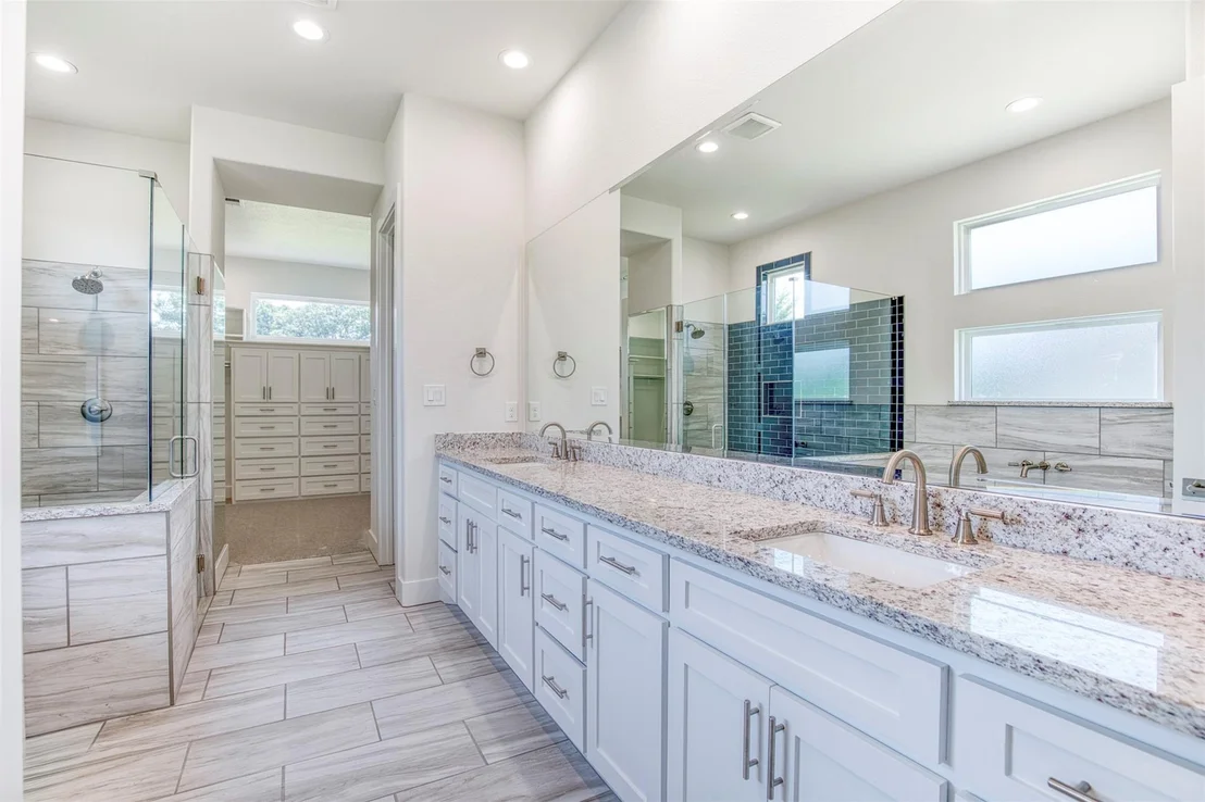 Photo of 1044 Hidden Oaks Drive