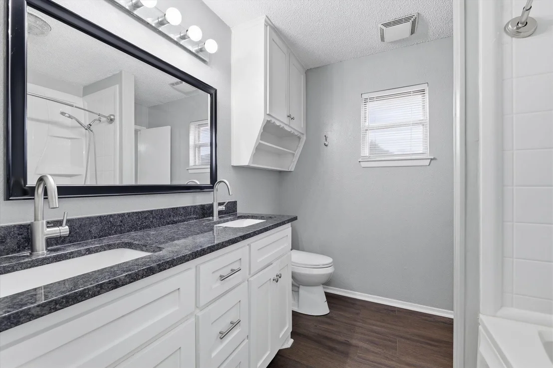 Photo of 140 Towne West Drive