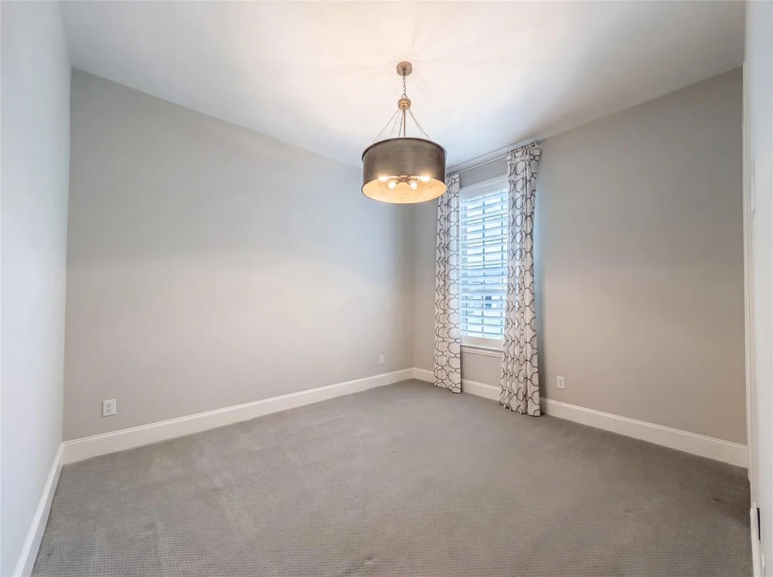 Photo of 820 Hawk Wood Lane