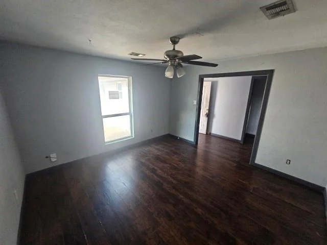 Photo of 644 W Ligustrum Boulevard