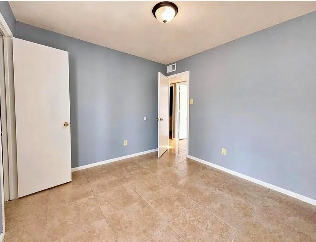 Photo of 915 Lemontree Drive