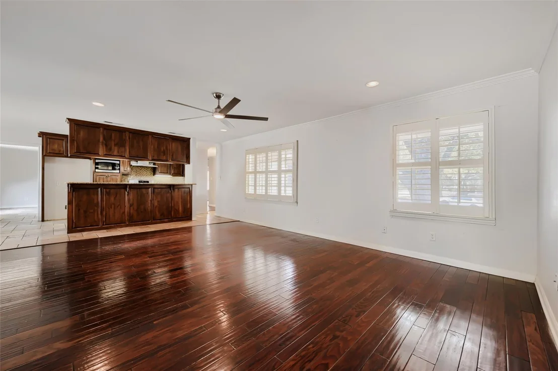 Photo of 6504 Genoa Road