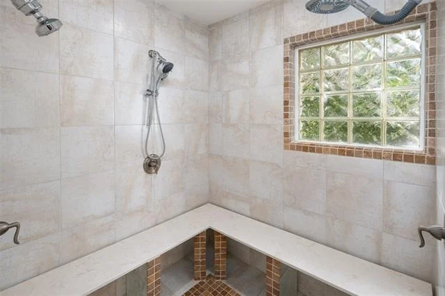 Photo of 622 N Brookside Drive