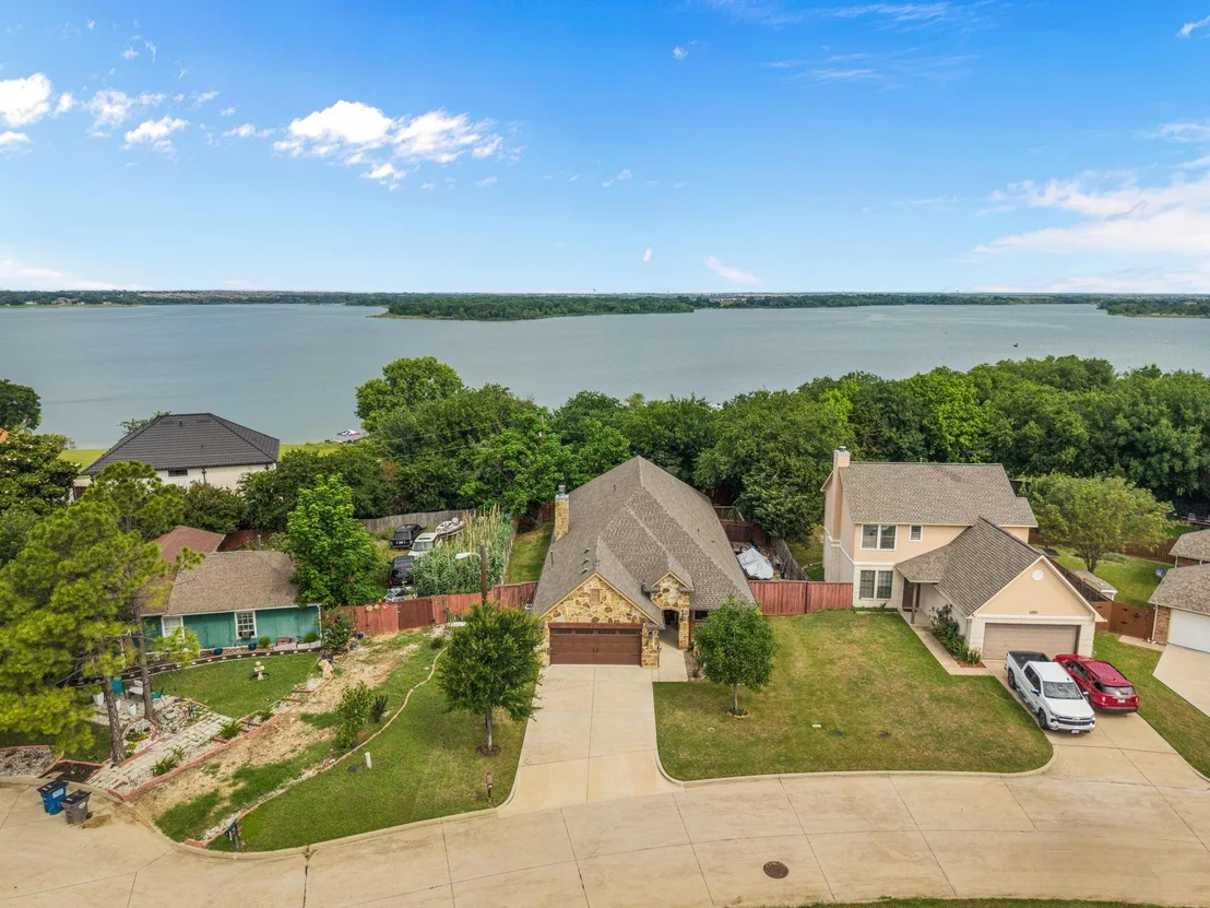 Photo of 606 Hillside Circle
