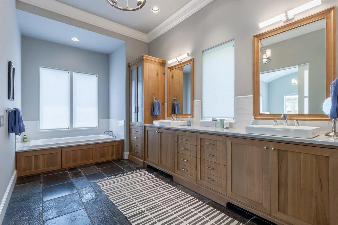 Photo of 341 Devon Drive