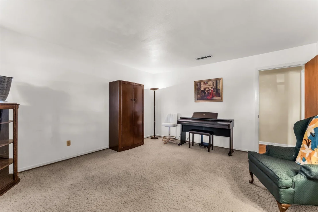 Photo of 896 Randy Drive