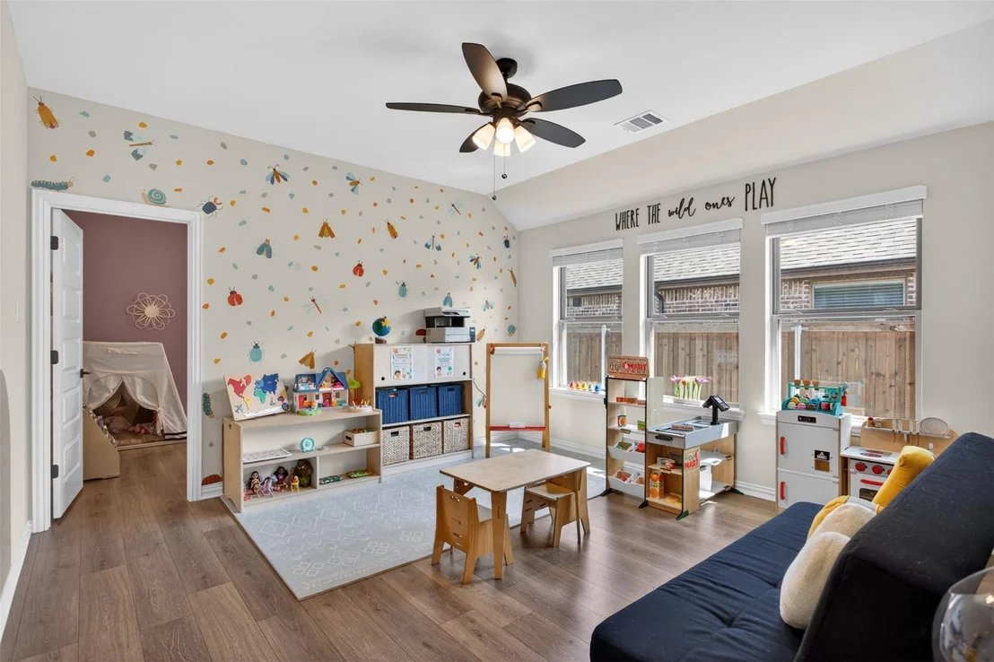 Photo of 1121 Alaska Drive