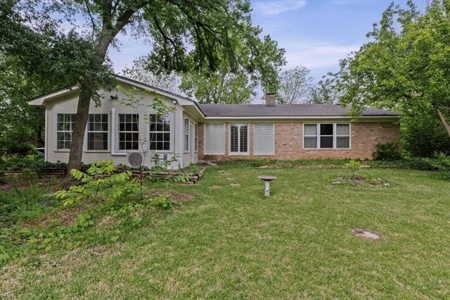 Photo of 805 Evelyn Drive