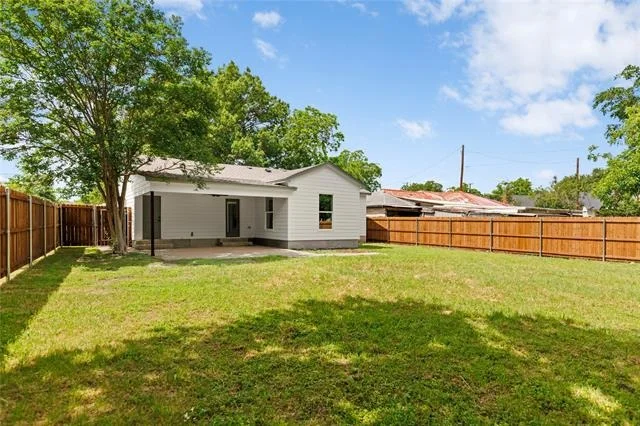 Photo of 502 W 6th Street