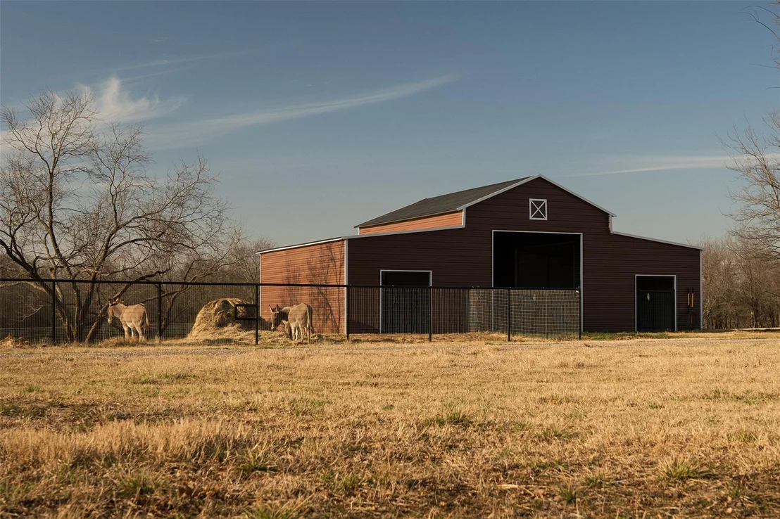 Photo of 5165 Hartlee Field Road