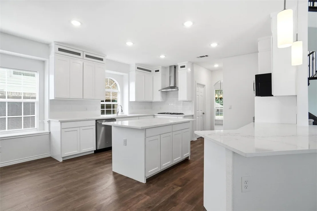 Photo of 208 Wisteria Way