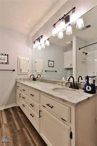 Photo of 98 Glen Abbey Street