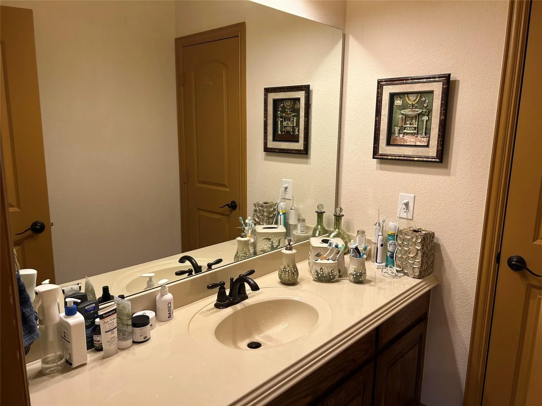 Photo of 2219 Longview Road