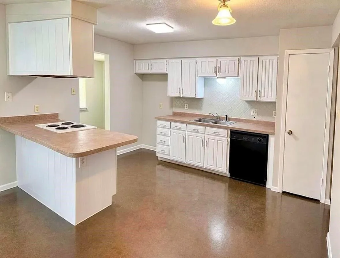 Photo of 915 Lemontree Drive