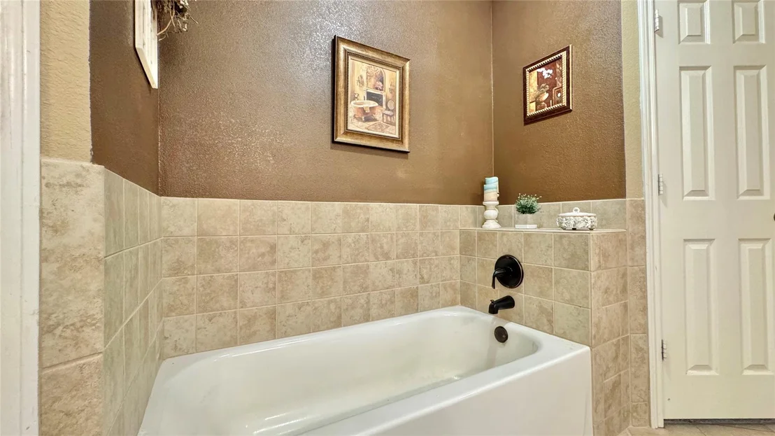 Photo of 115 Meadowood Road