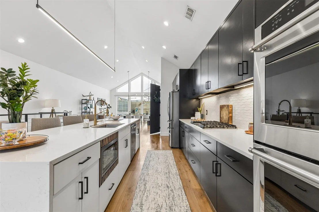 Photo of 4404 Capitol Avenue