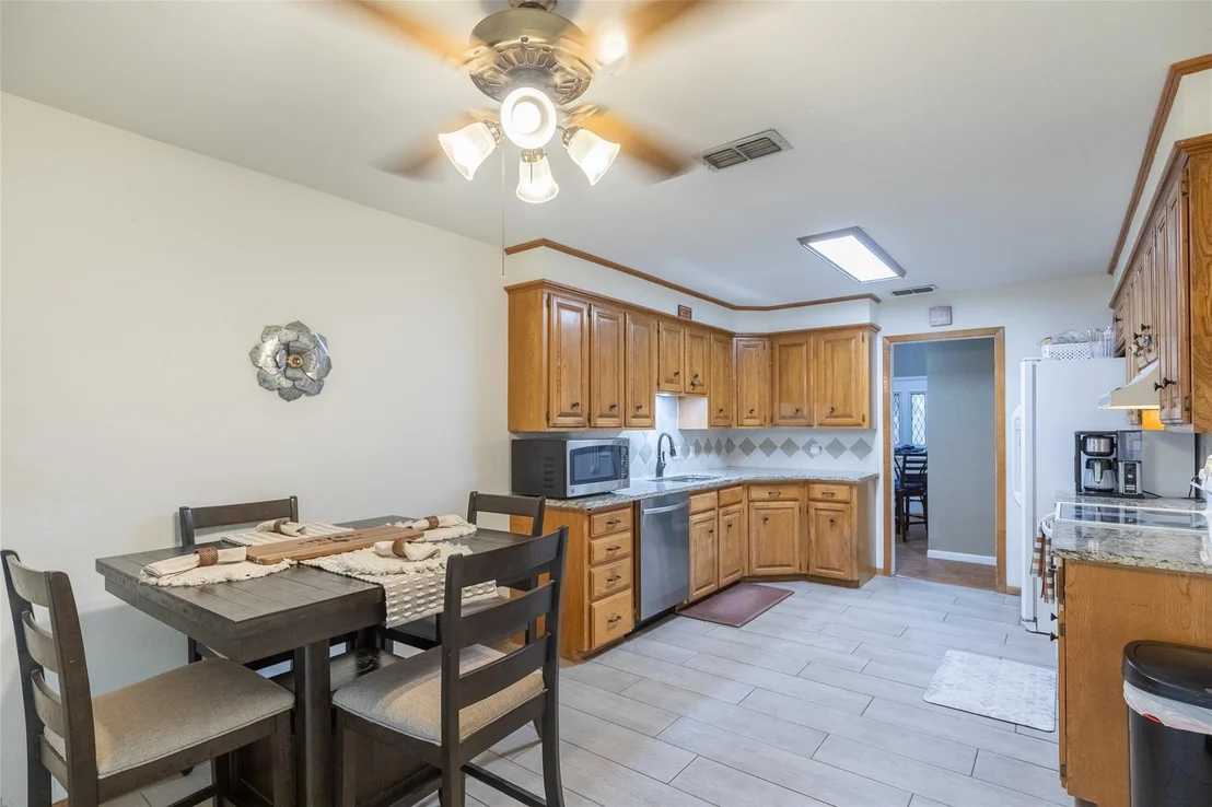 Photo of 3166 Constitution Avenue