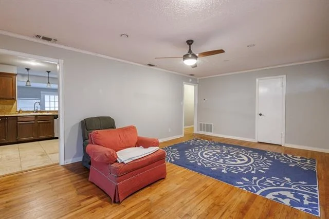Photo of 2033 Highland Avenue