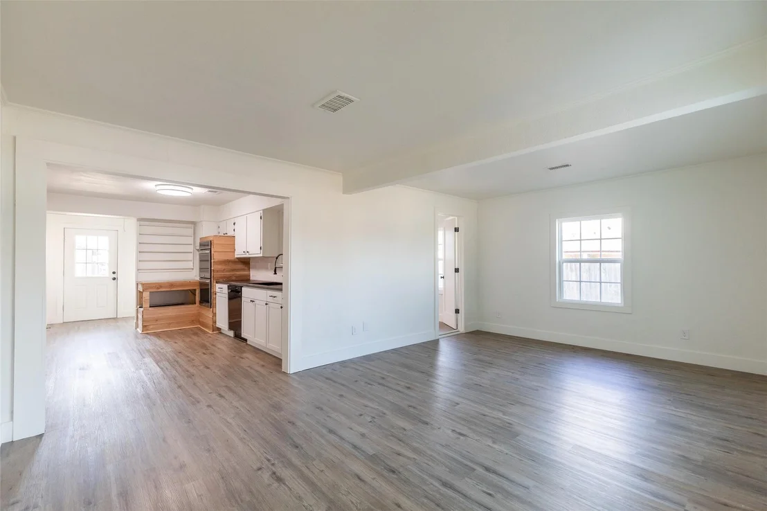 Photo of 909 Lane Avenue