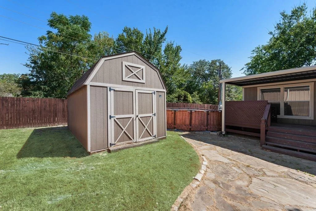 Photo of 1517 Mockingbird Lane