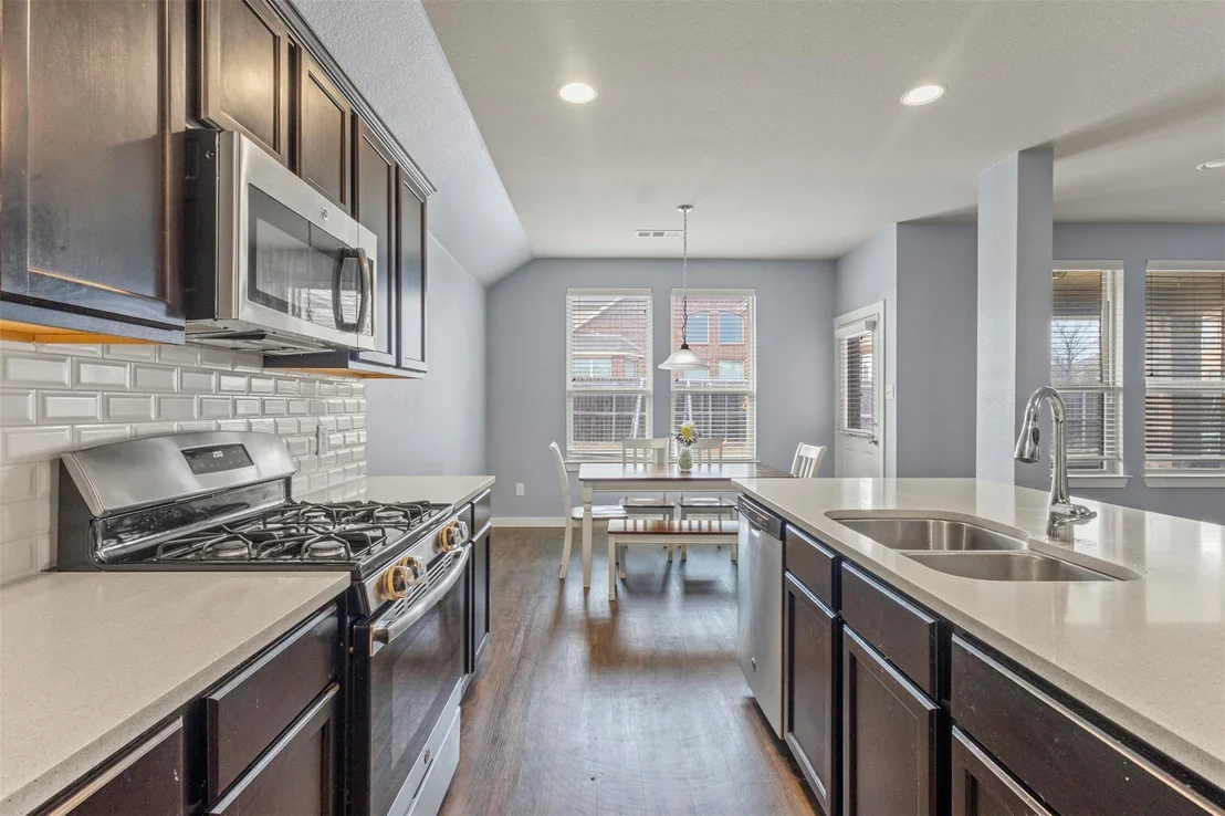 Photo of 1300 Lawnview Drive