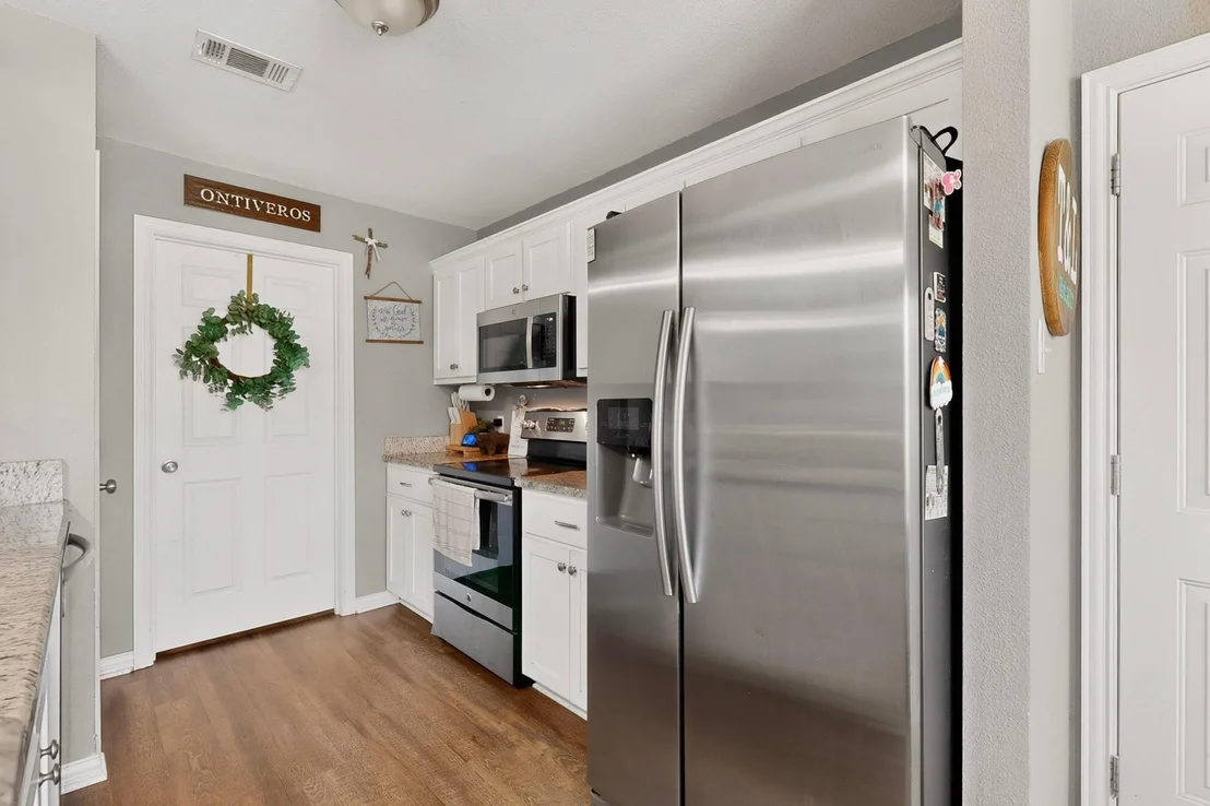Photo of 423 Caloway Drive