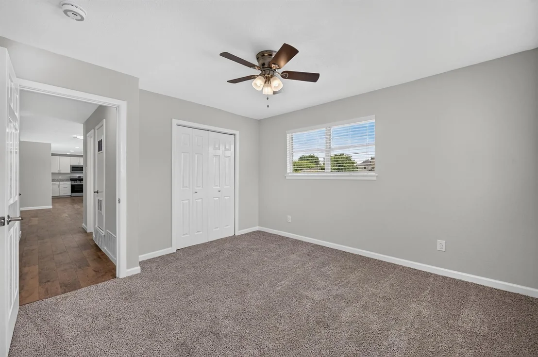 Photo of 154 Hallmark Drive W