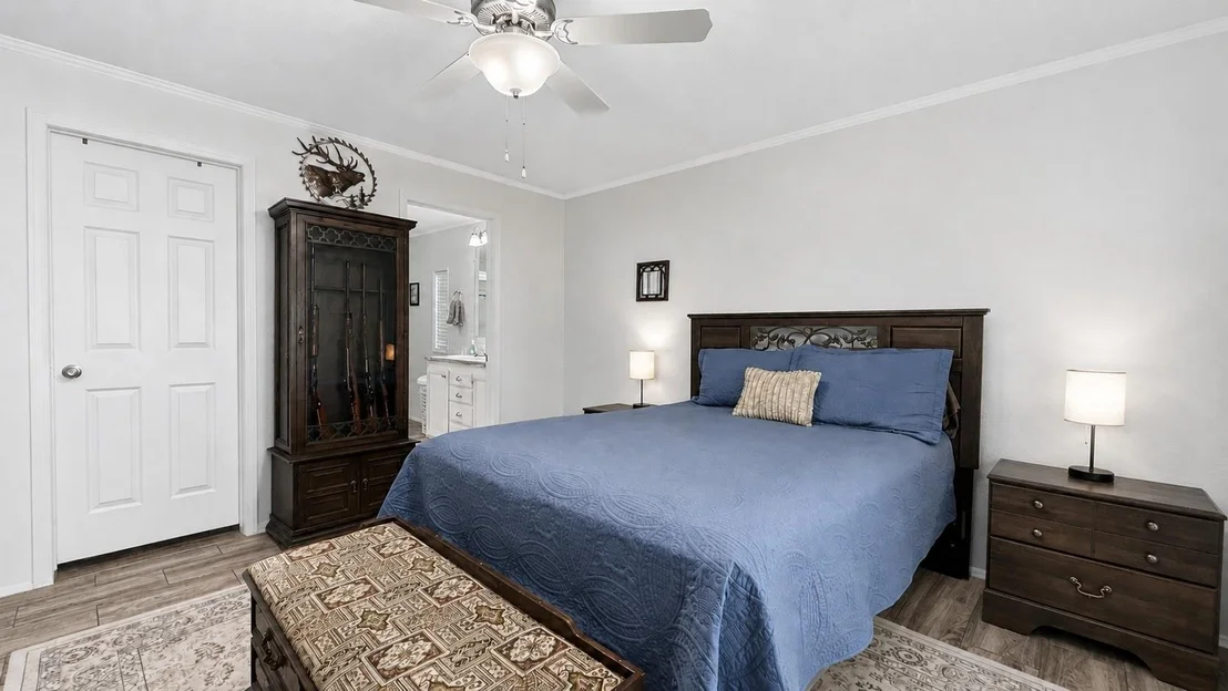 Photo of 852 Cheyenne