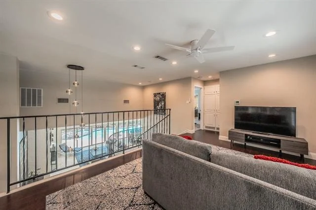 Photo of 1406 Riverview Drive