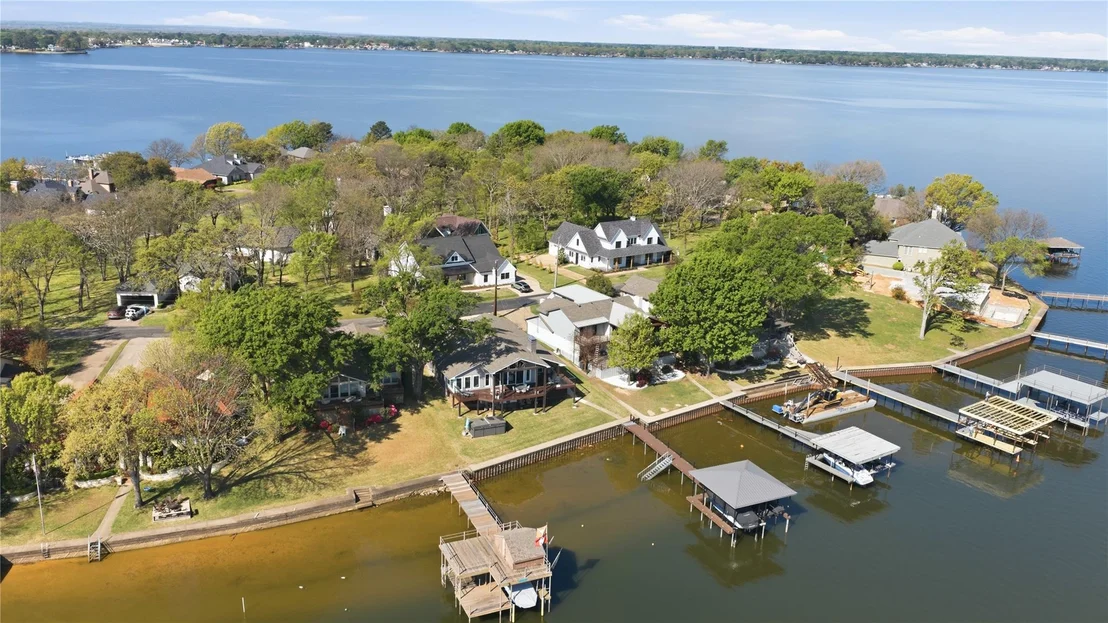Photo of 648 Enchanted Isles Drive
