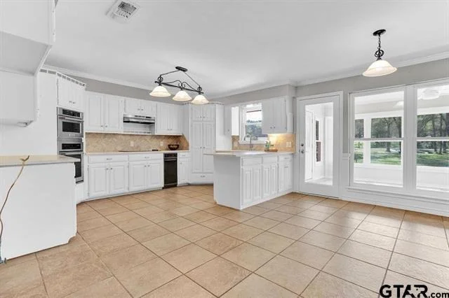 Photo of 206 Hideaway Lane Central