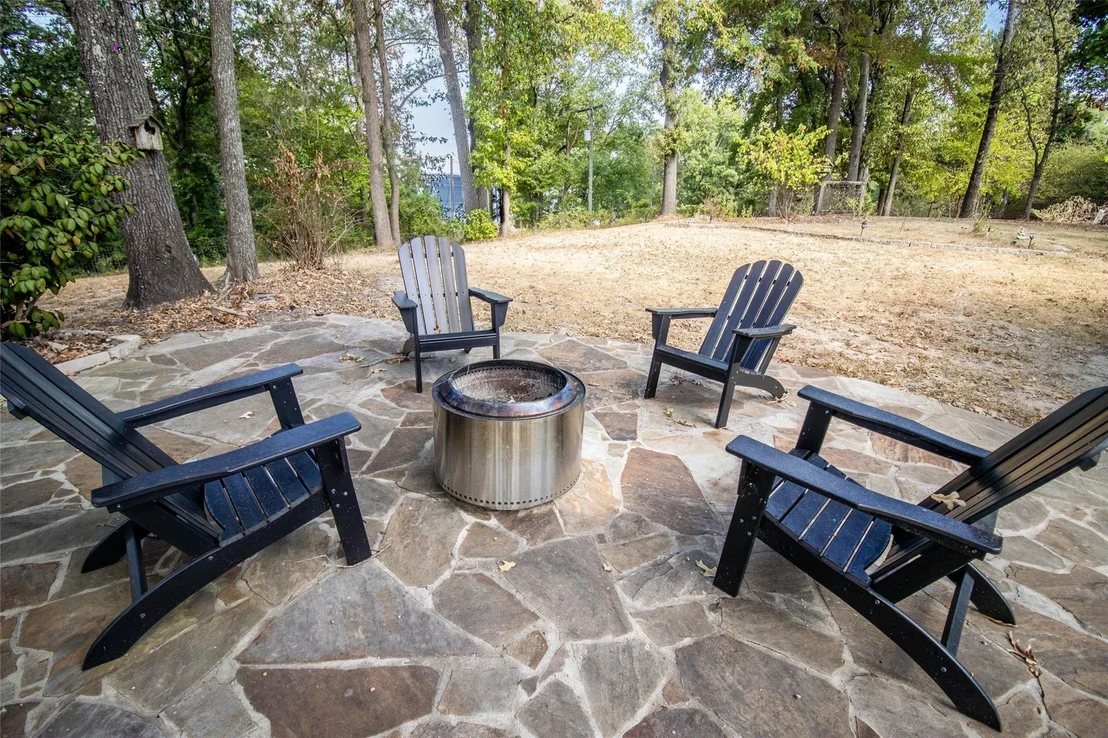 Photo of 237 Lakeview Circle