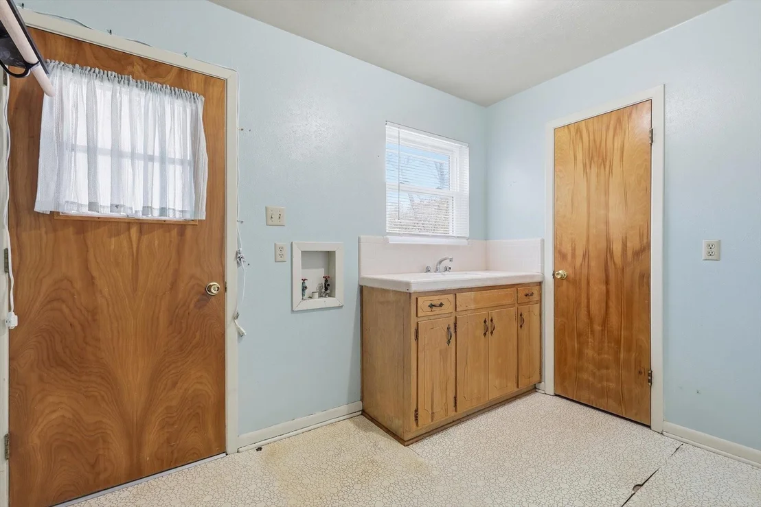Photo of 107 N 7th Street