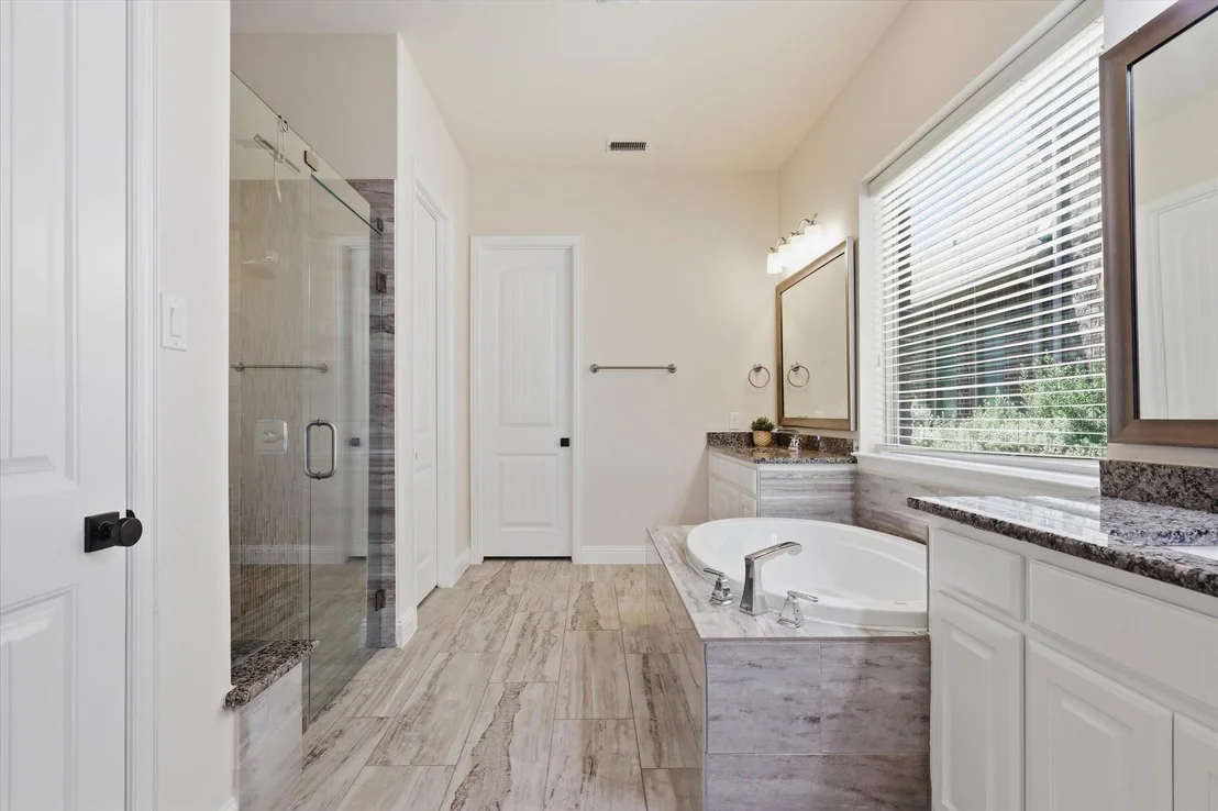 Photo of 2433 Mare Road