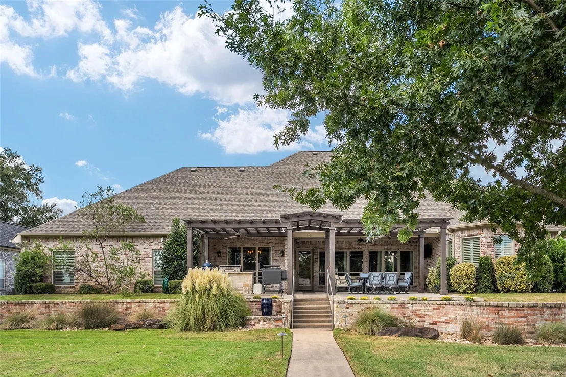 Photo of 229 Lakeside Drive