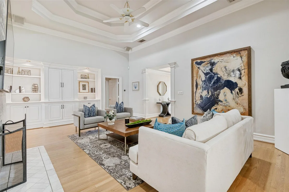 Photo of 5322 W Mockingbird Lane