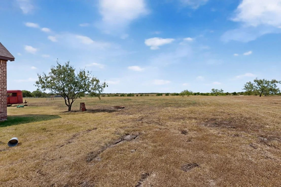 Photo of 925 Genesis Road