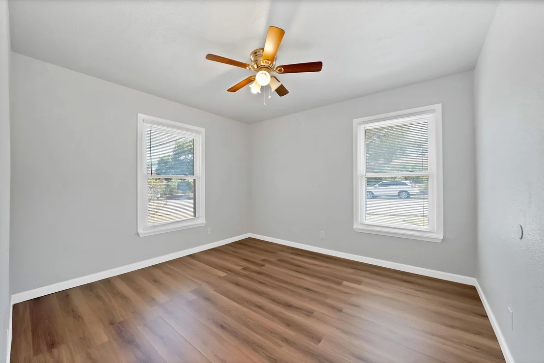 Photo of 1003 Brookhollow Drive