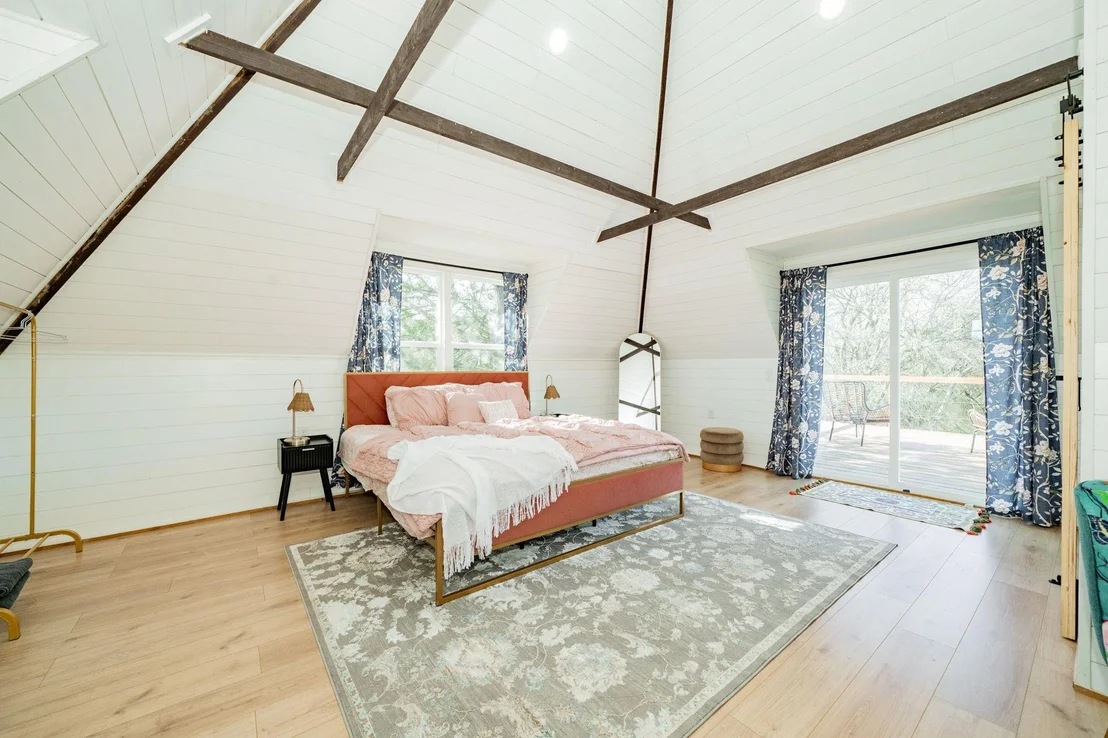 Photo of 691 Bear Road