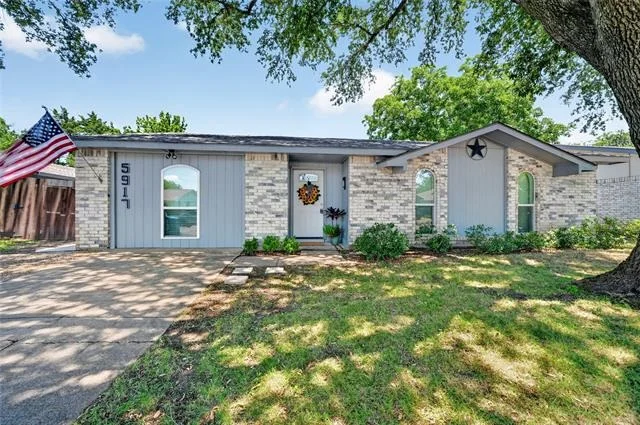 Photo of 5917 Maple Lane