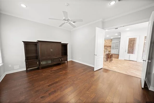 Photo of 614 Tryon Court