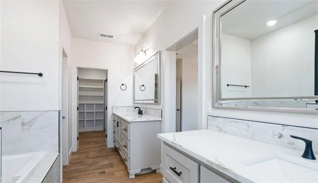 Photo of 140 Logan