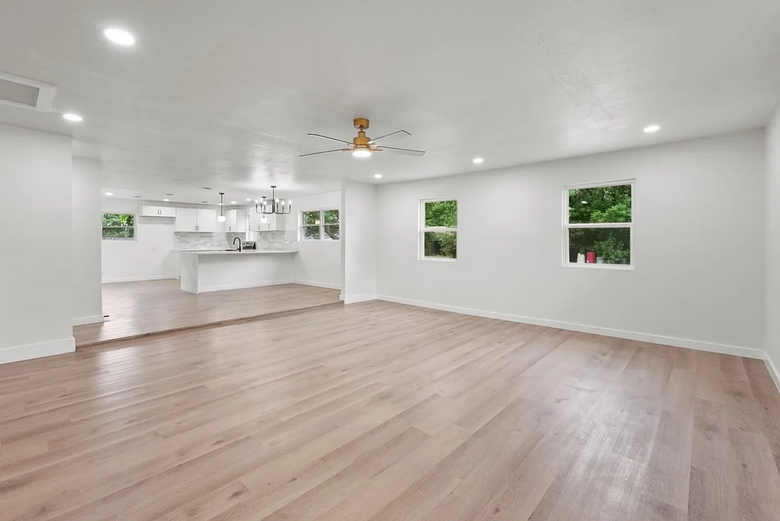 Photo of 861 Woodcrest Drive