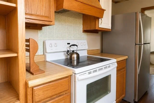 Photo of 124 W Cedar Lane