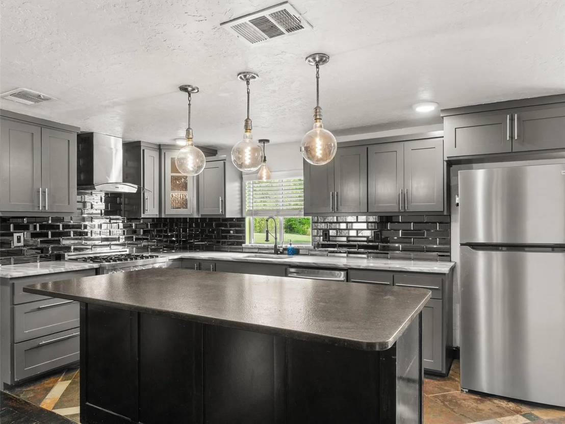 Photo of 1333 Lupine Road