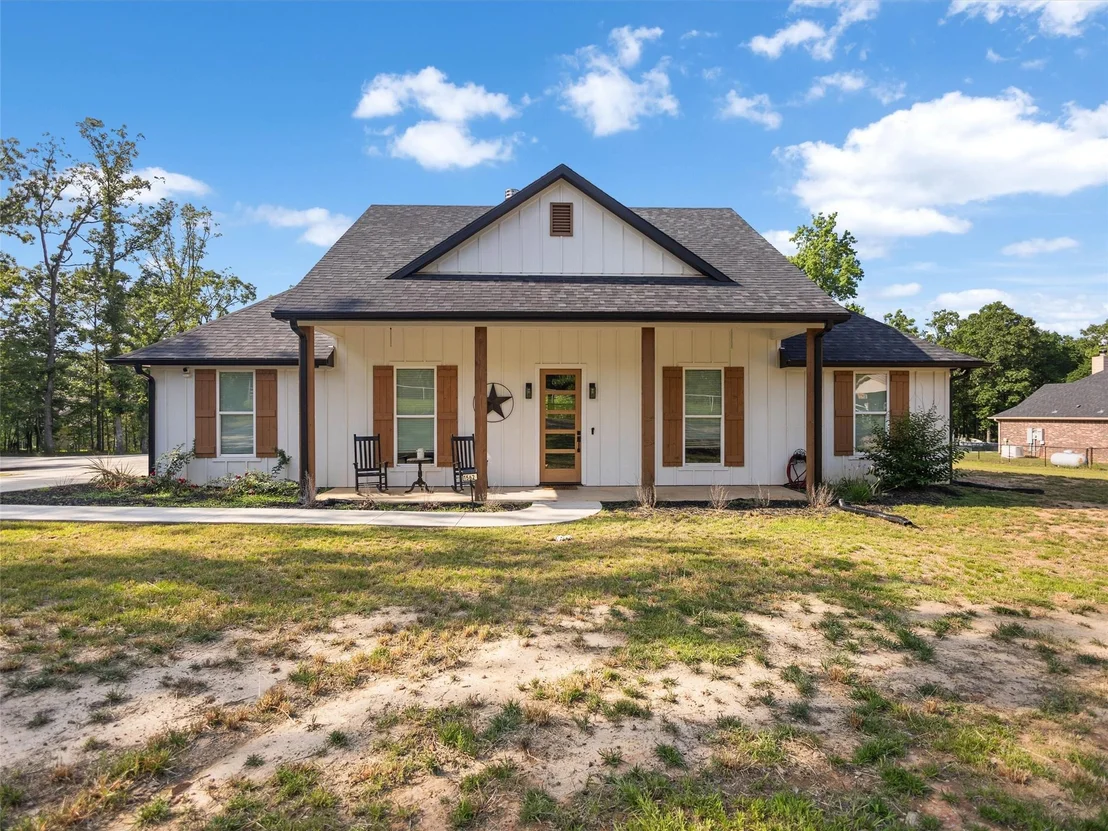 Photo of 1562 N Willow Oak Road