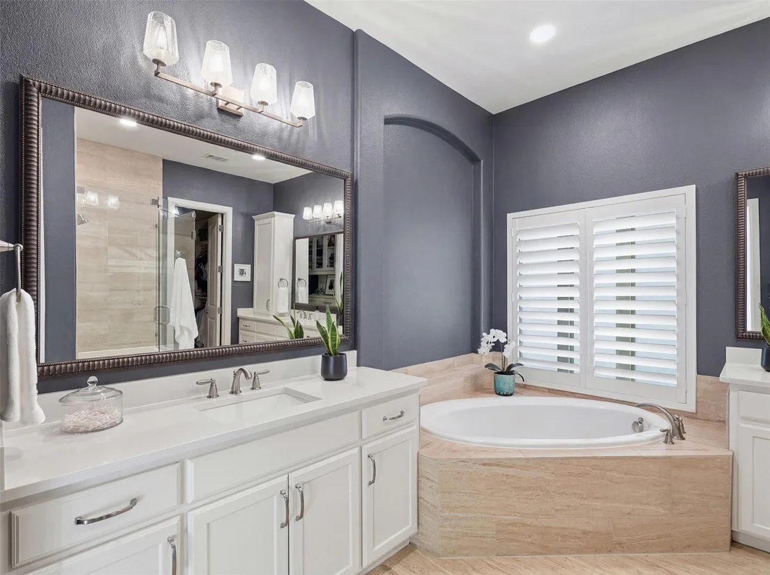 Photo of 1221 Falcon Drive